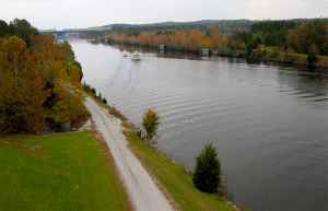 Tennessee-Tombigbee Waterway - Natchez Trace Parkway