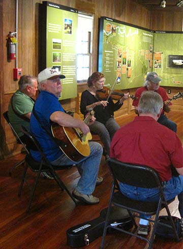 Natchez Trace String Band to Perform at the Parkway Information Cabin