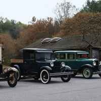 Antique car club pitstop at Garrison Creek.