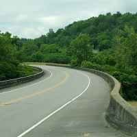 Parkway bridge over Garrison Creek