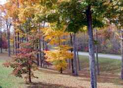 October view of parkway from the War of 1812 Memorial parking area.