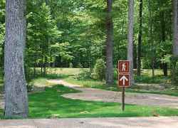 This hiking trail was added in 2010 to connect the parking area with the historical area.