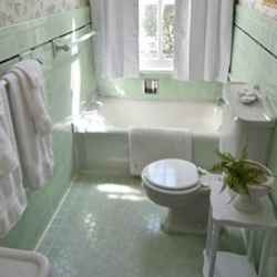 The Tulip Poplar Suite - Main Level - 1 Full Sized Bed - Private Bathroom