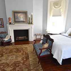 The Magnolia Suite - Second Level - 1 King Sized Bed, Separate Parlor - Private Bathroom
