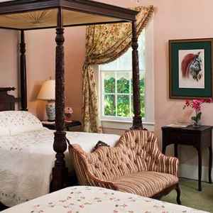 The Alice Room (Aunt Clara's Cottage)