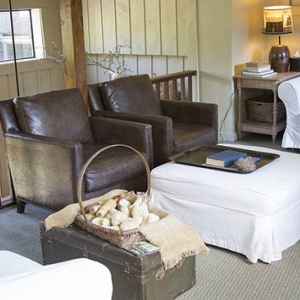 Guest sitting area in the loft.