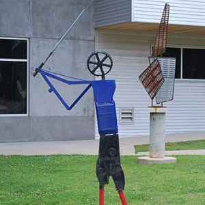 Golfer on display in front of the Mississippi Crafts Center.