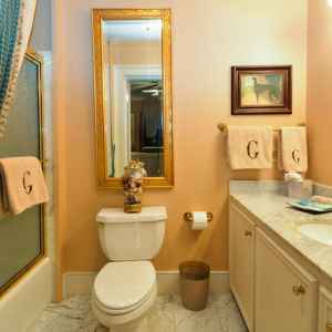 Joseph Neibert Room - private bathroom