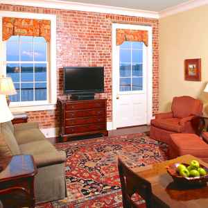 Large Living Room with River View and access to Balcony