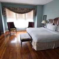 Room 5 - king size bed and private bathroom