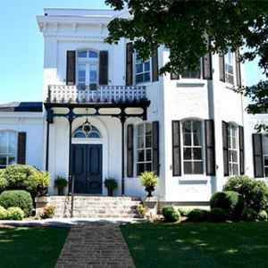 Blythewood Inn Bed and Breakfast - Columbia, Tennessee