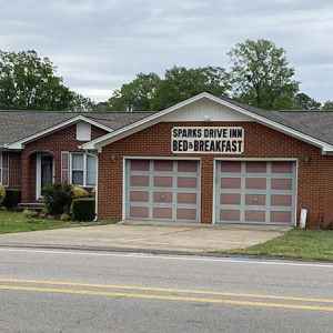 Sparks Drive Inn B&B - Belmont, Mississippi