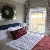 Sleeping Beauty Cottage Bedroom with a Queen Size Bed