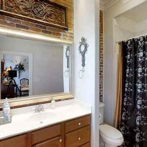 Apartment 1 Bathroom