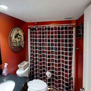 Apartment 3 Gentlemen's Bathroom