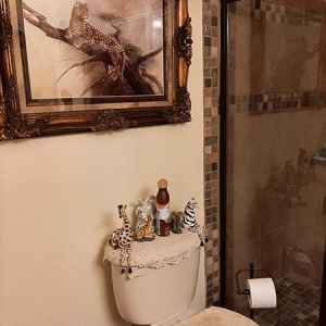 Miss Scarlett's and Miss Bonnie's Shared Bathroom