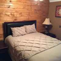 Suite B - Bedroom with a Queen Size Bed
