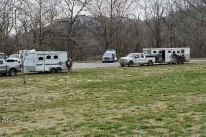 Horse trailhead parking at Garrison Creek - milepost 427.6