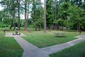 Picnic Area at Coles Creek - milepost 17.5 - Mississippi