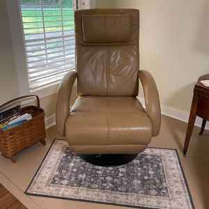 Spacious Living Area w/ Comfortable Couch and Chairs