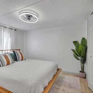 Bedroom with a Queen-Size Bed
